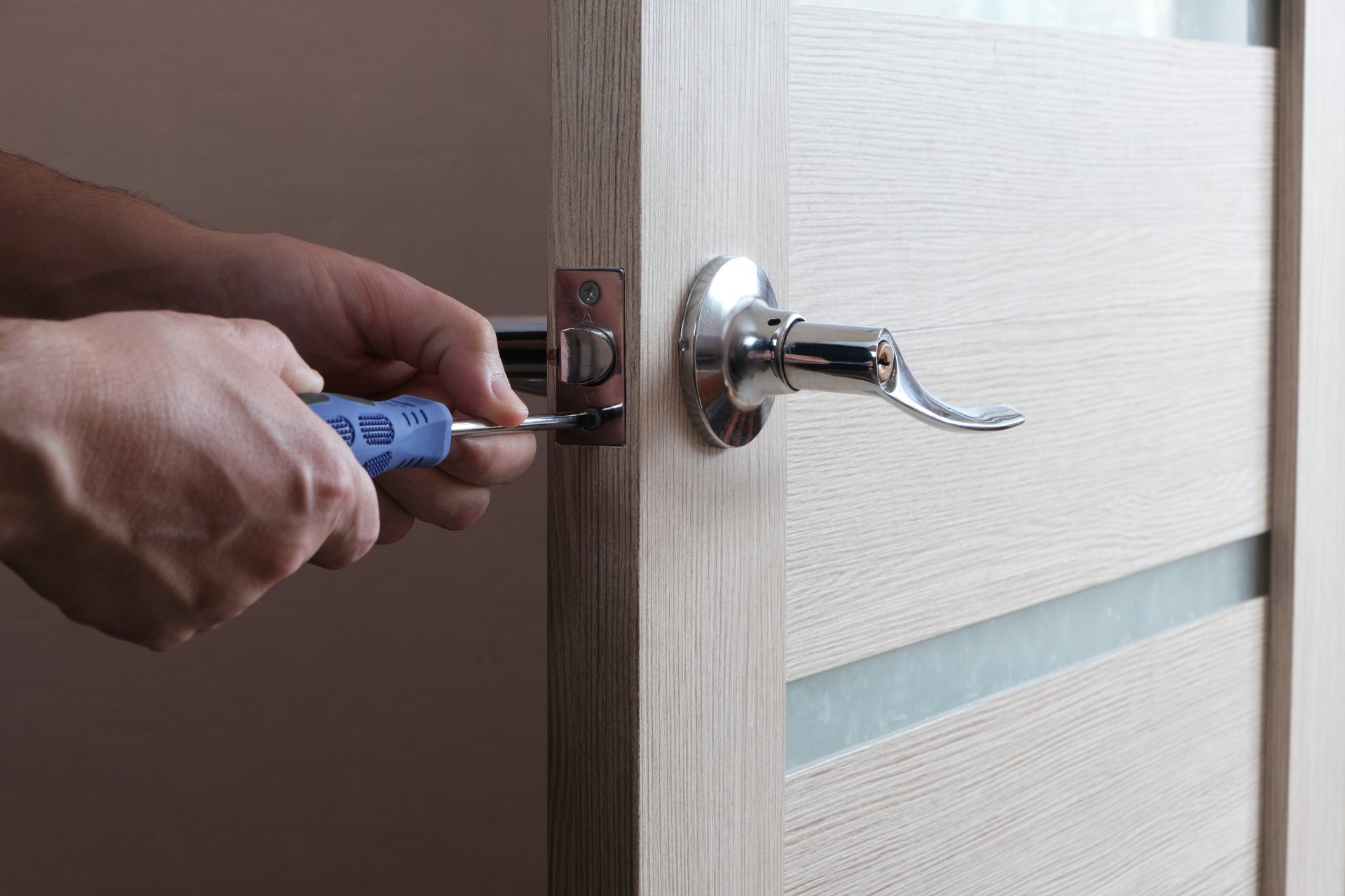 Réparation d'une poignée de porte